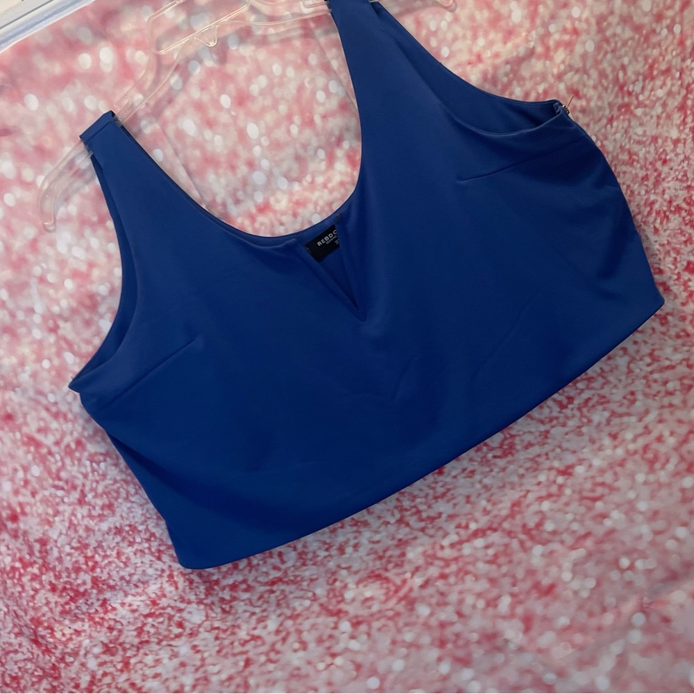 Crop top dress shirt zipper  detail on the side and deep v in the front
